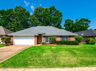 215 Cherrybark Ln, Brandon, MS 39047