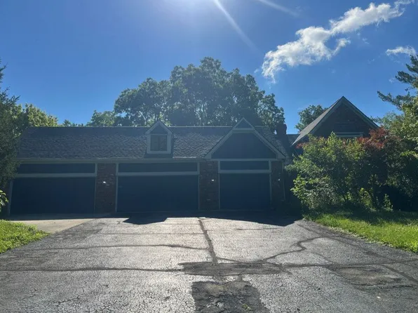 10023 Cedar Point Dr, Carmel, IN 46032