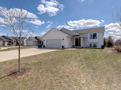 365 Autumn Hills Pl NE, Owatonna, MN, 55060