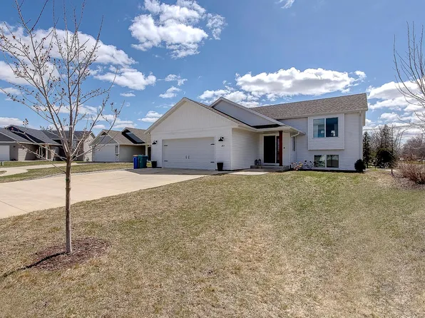 365 Autumn Hills Pl NE, Owatonna, MN 55060