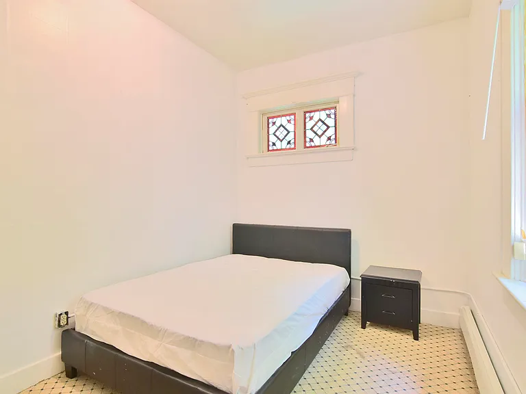 1517 Comox St #1 — Photo 10