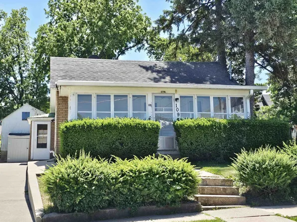109 E Maple St, Maquoketa, IA 52060