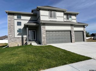 12033 Daniell Rd, Bellevue, NE 68123