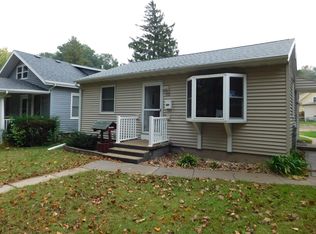 93 22nd Ave SW, Cedar Rapids, IA 52404