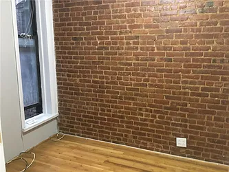 Rented by R New York