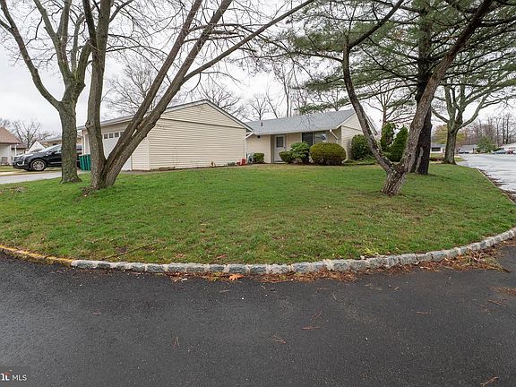 3rd image of 264 B Crosse Dr