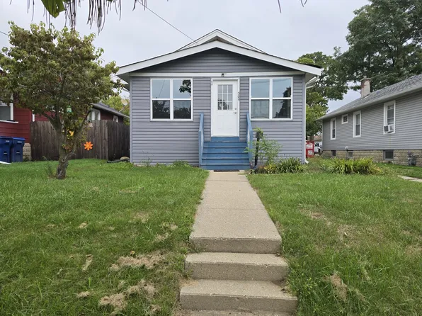 509 N Butrick St, Waukegan, IL 60085
