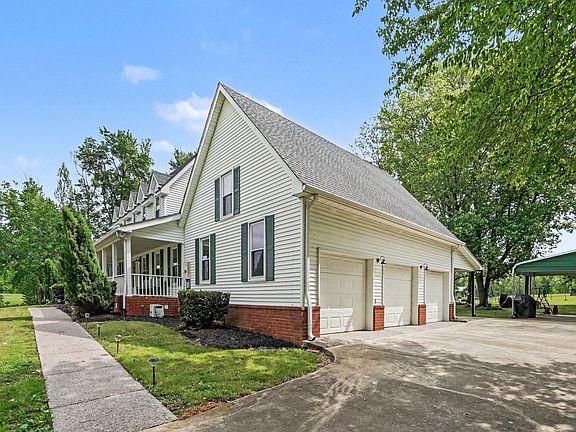 3rd image of 2075 Liebengood Rd