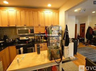 77 Babcock St #8, Brookline, MA 02446