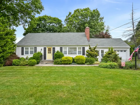 32 Sunrise Avenue, Trumbull, CT 06611