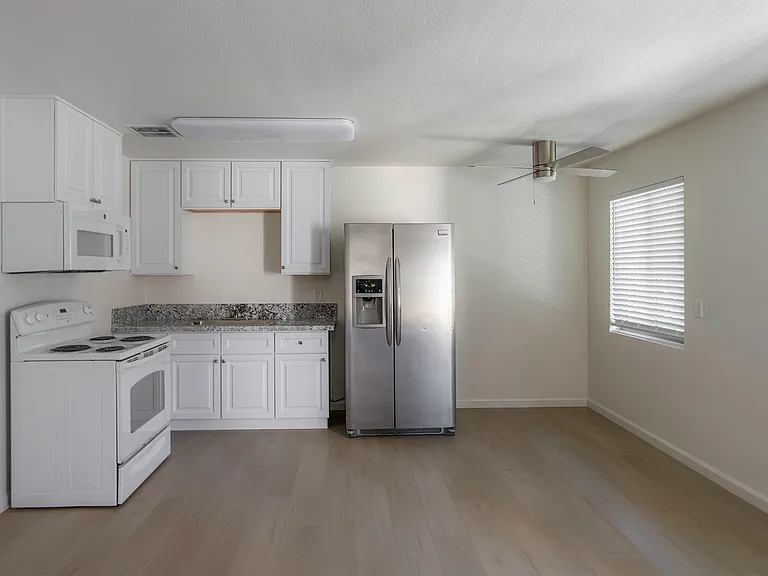 3333 W St #5 — Photo 6