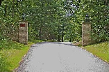 2nd image of 346 Fox Chapel Rd