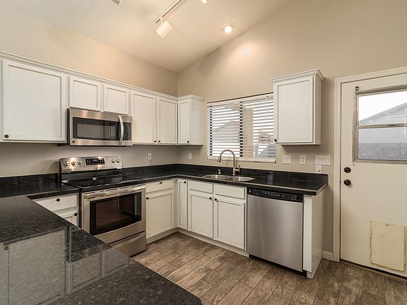 3rd image of 8781 W Shaw Butte Dr