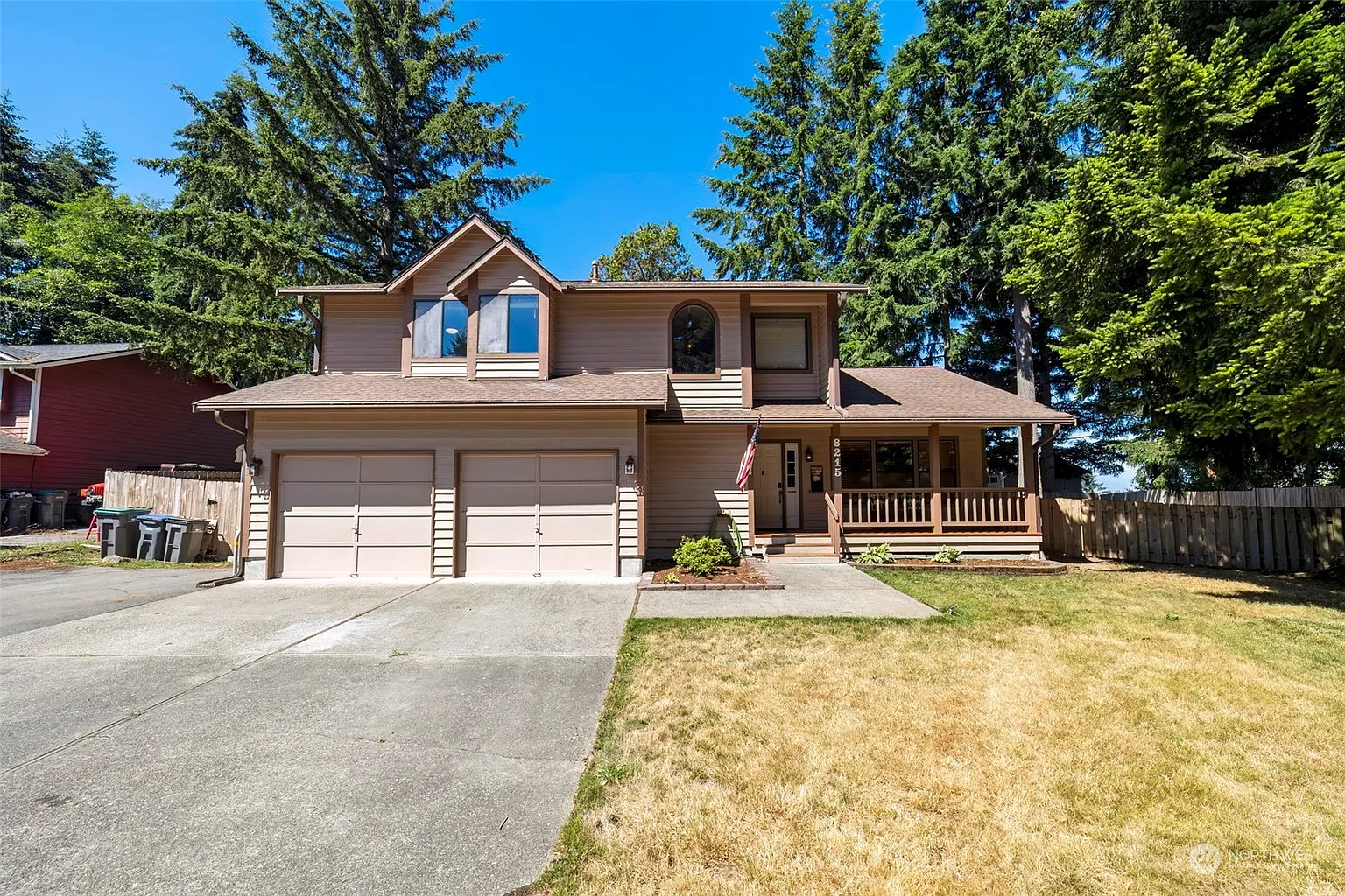 8215 Autumn Hills Place NE photo 1