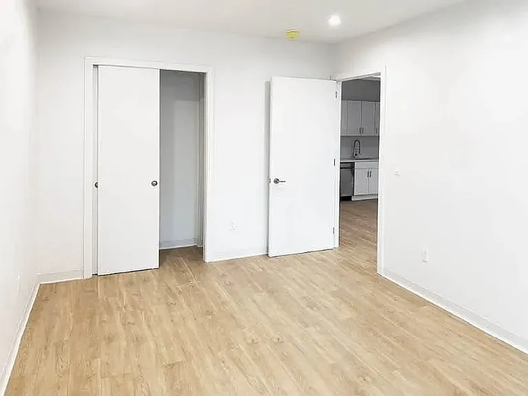21-11 31st Ave #2A — Photo 2