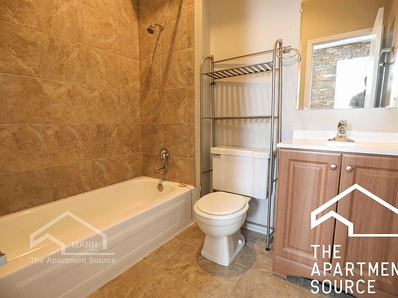 5th image of 3428 N Elaine Pl #5-1