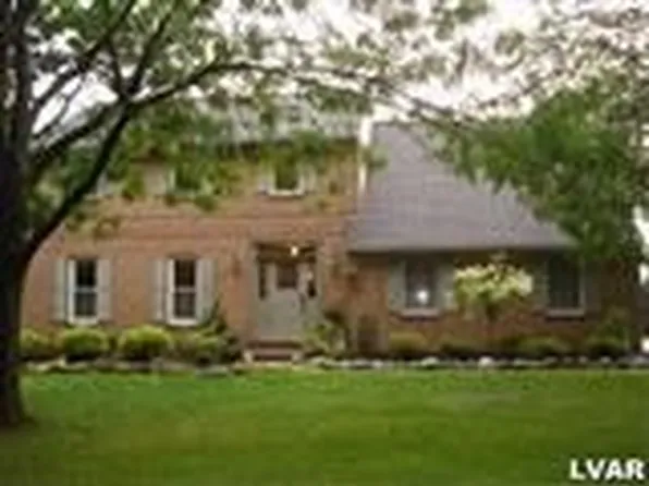 52 Adams Rd, Breinigsville, PA 18031