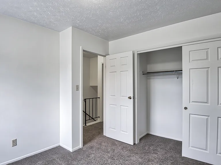 Colonial Terrace and Village Apartments — Photo 10