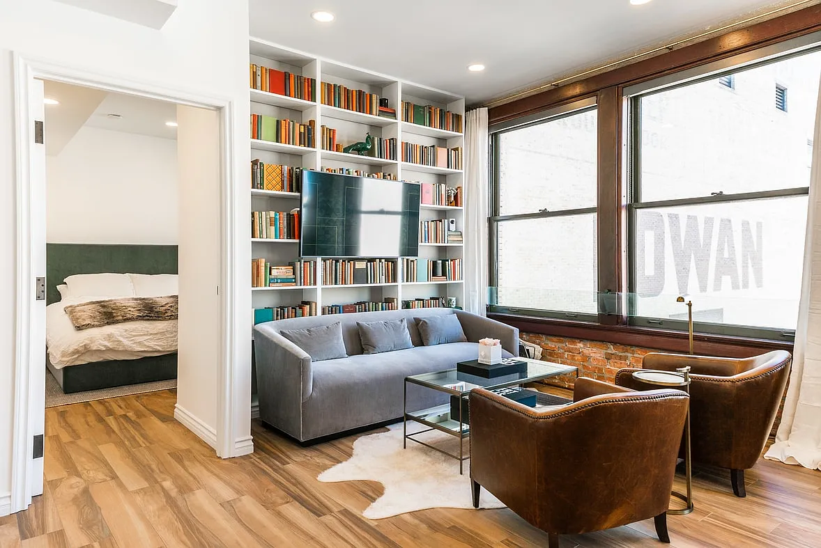 Building Photo - 460 S Spring St #1105