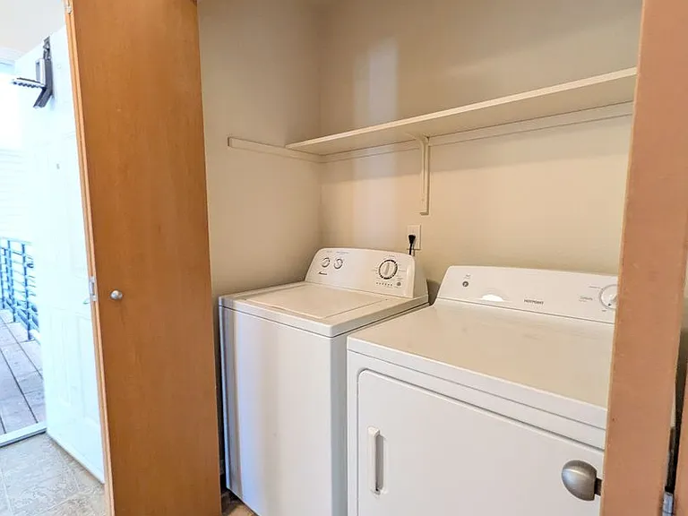 Wellesley Park Apartments — Photo 135