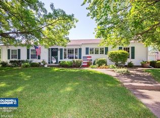721 Hiawatha Dr, Ottawa, IL 61350