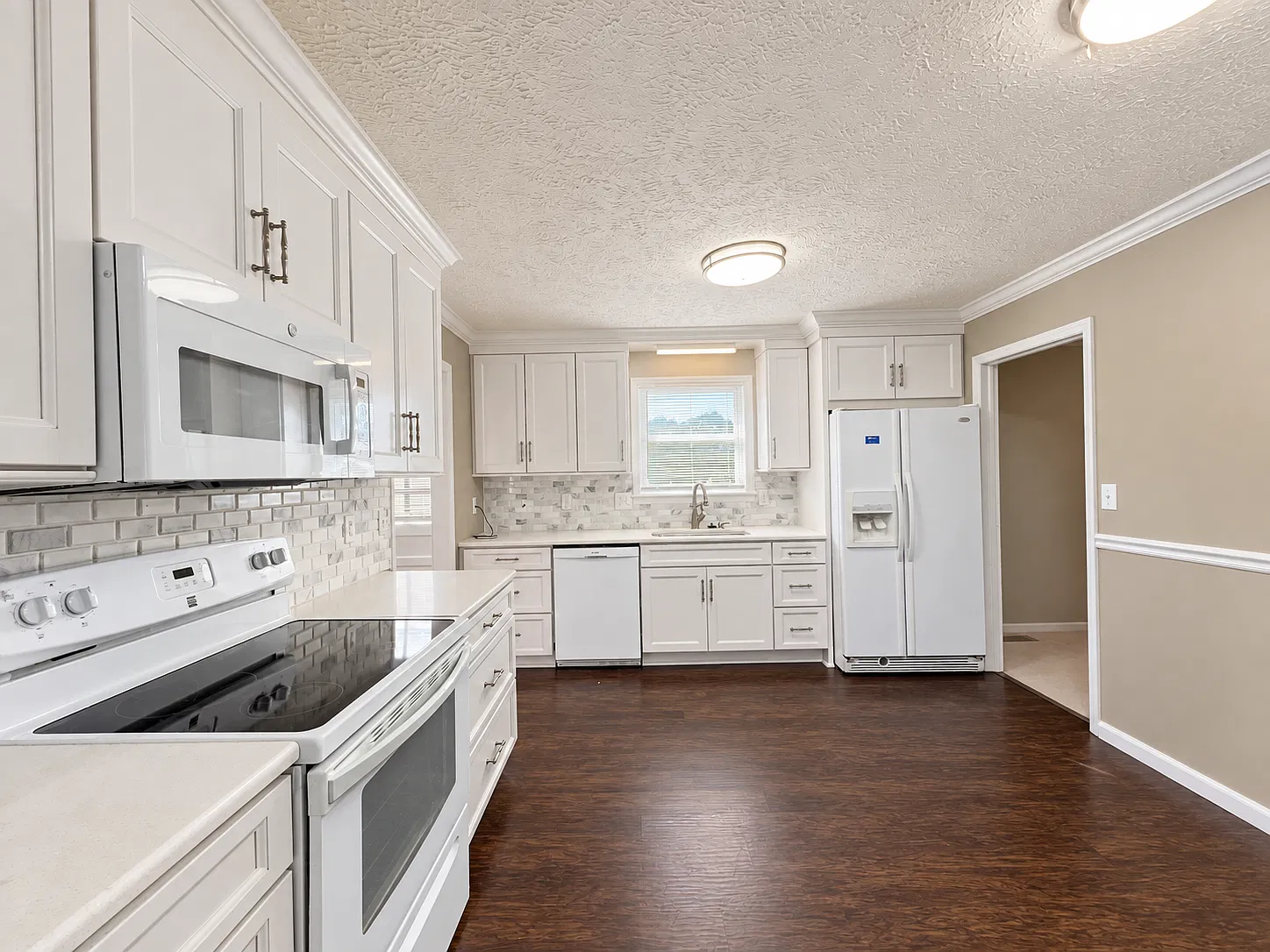 4 bed, 2197 sqft, $2,100 — Photo 2