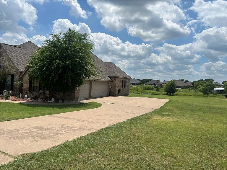 7917 County Road 1005 — Photo 2