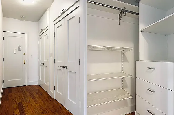 Rented by Quest Realty Sunnyside Corp | media 6