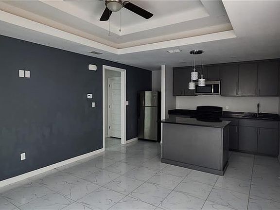 4th image of 424 W Chavez St #2
