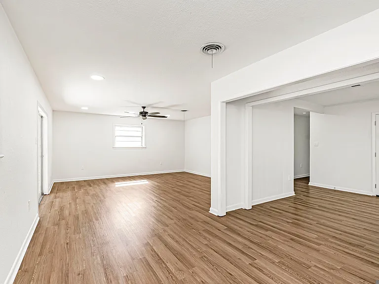 10180 Devonshire Dr — Photo 8