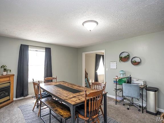 4th image of 23380 Roosevelt Rd