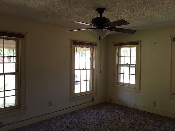 4th image of 516 E Buchanan Ave