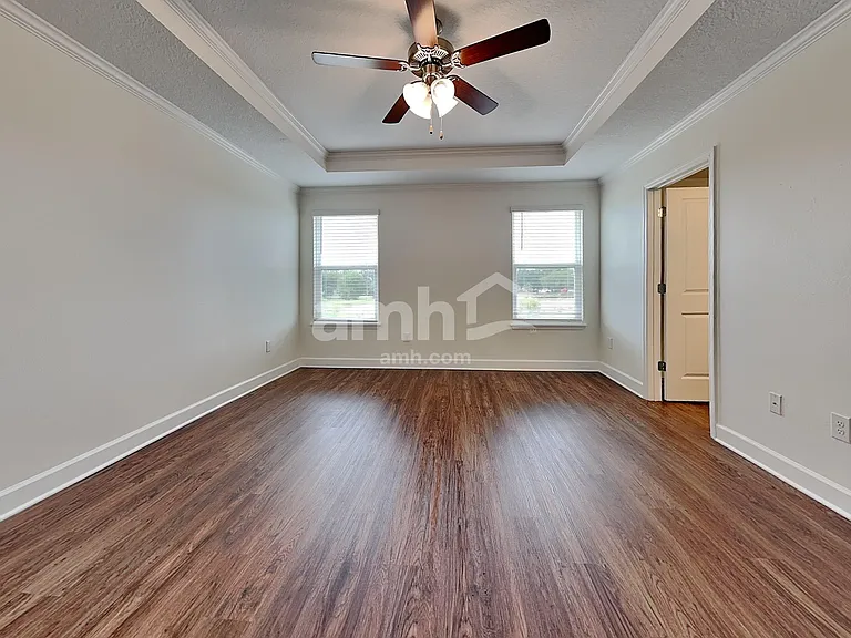 1045 Walden Pond Dr — Photo 13