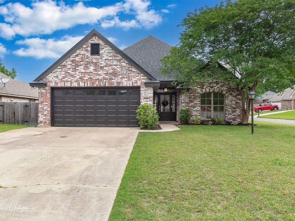 400 Silver Oaks Cir, Haughton, LA 71037