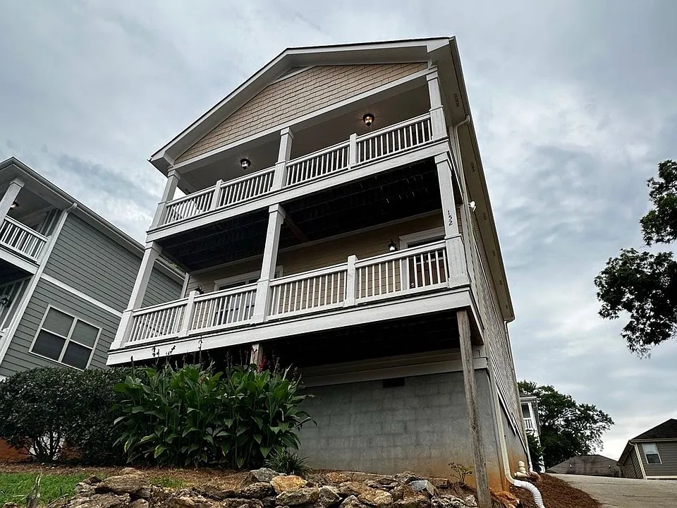 152 Strickland Ave