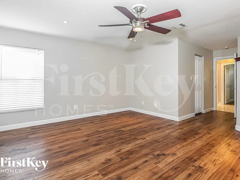 1003 Faircloth Ct — Photo 8