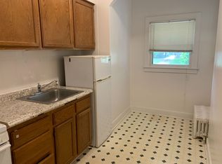 826 S Walnut St #3, Springfield, IL 62704