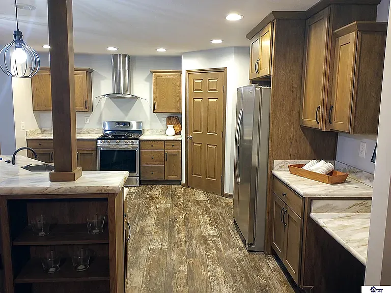 402 S Blackburn Ave — Photo 8