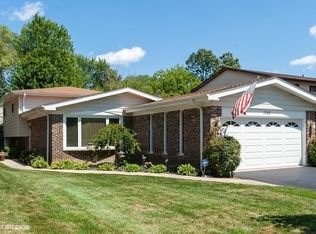 1045 Devonshire Ct, Highland Park, IL