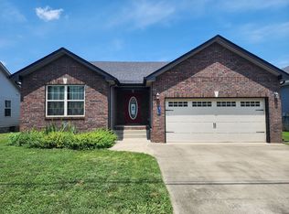 222 Azalea Dr, Oak Grove, KY 42262