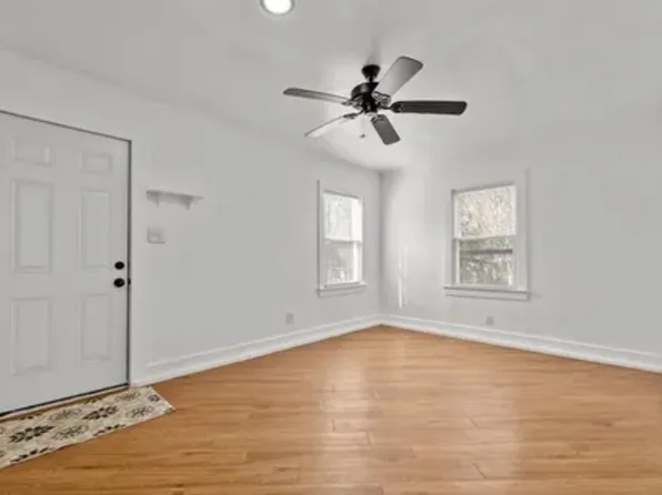 704 Dothan Ave, Burlington, NC 27217