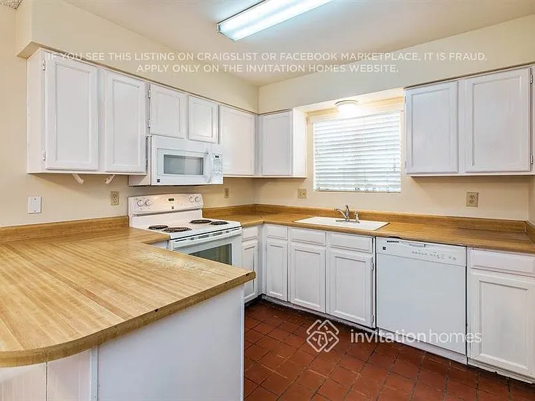 215 N Kachina — Photo 6