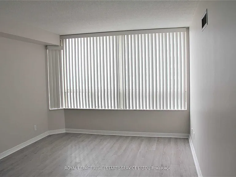 1 Aberfoyle Cres #1109 — Photo 23