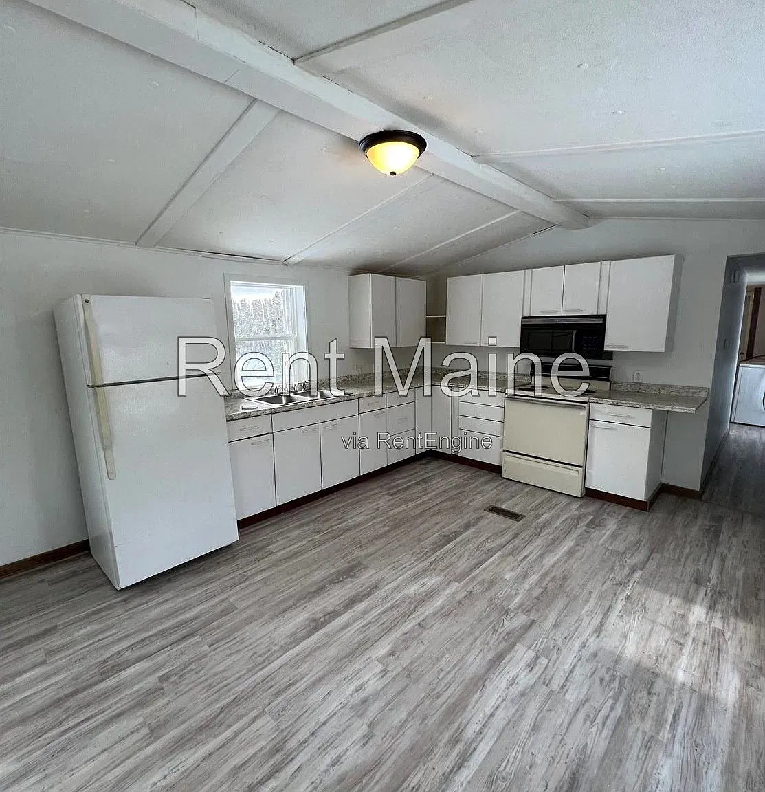 2 bed, 1.0 bath, 980 sqft, $1,100 — Photo 1