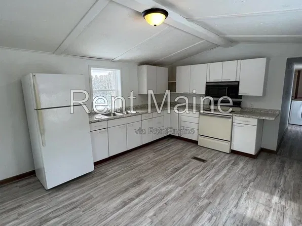 40 Sweet Fern Dr, Greenbush, ME 04418