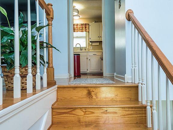 2nd image of 342 Beechwood Cir