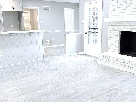3rd image of 5151 Wooddale Ave