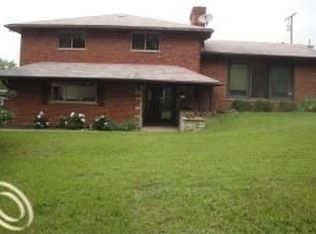 2080 Bowen Rd, Howell, MI 48855