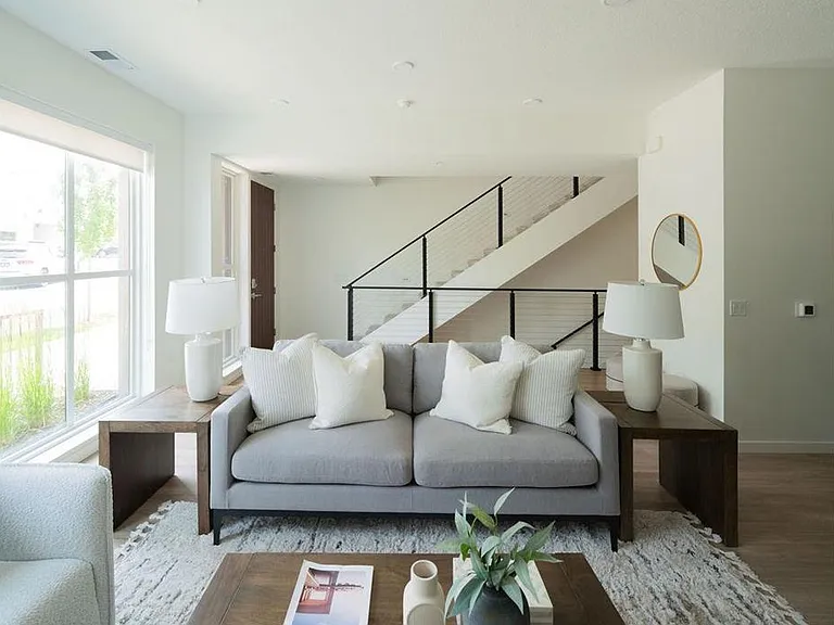 1 West Dr #10 — Photo 2