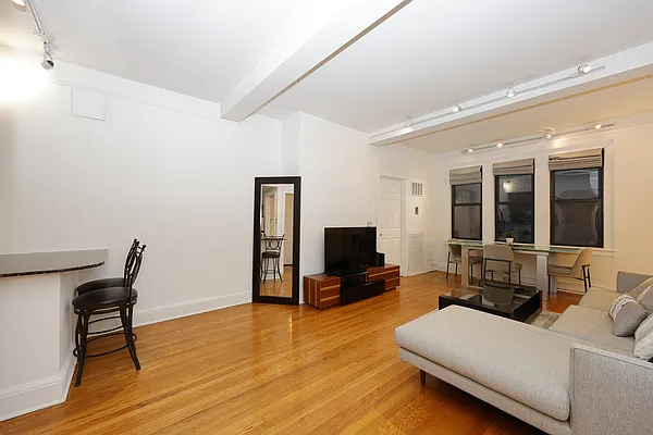 Rented by WAM Partners - William Moses Co. | media 12